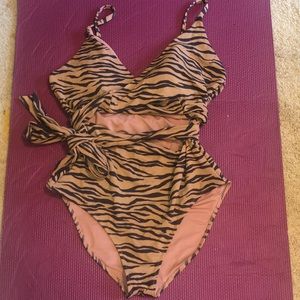 Aerie one-piece swimsuit 🐅